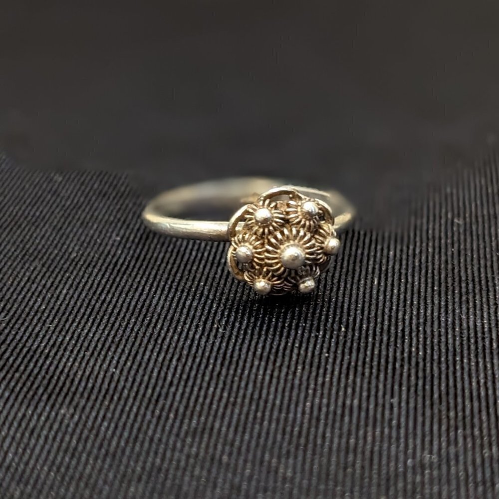 Dutch Button Filigree Zeeuwse Knoop Victorian Antique Ring